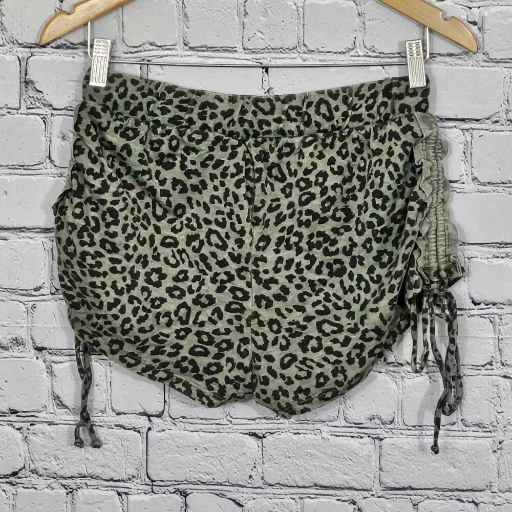 2/$20 Maronie Leopard Print Side Gathered Shorts Sage Size M | Casual Style - Picture 5 of 9